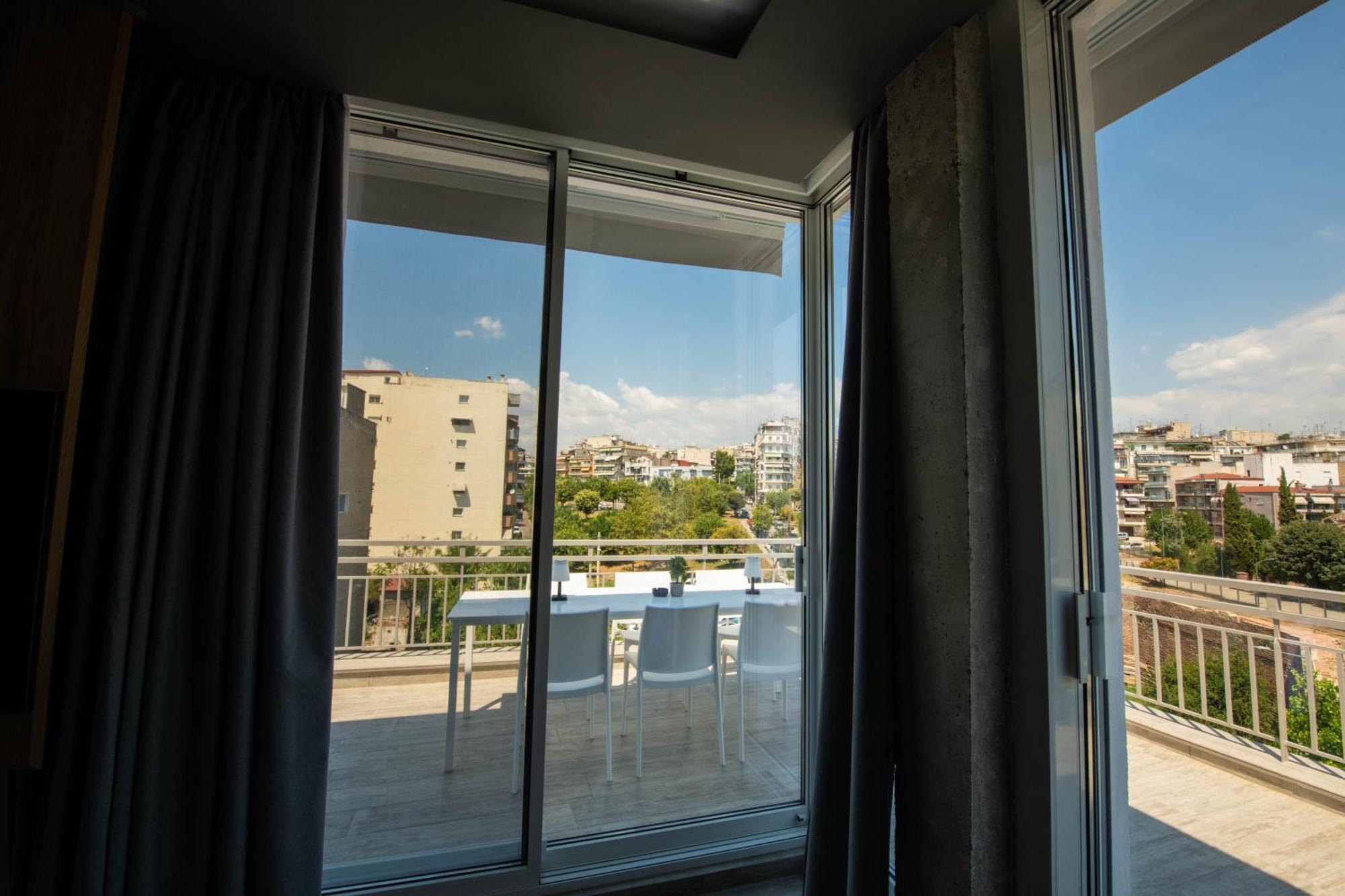 Skia Luxury Living Above The Walls เทสซาโลนิกิ ภายนอก รูปภาพ