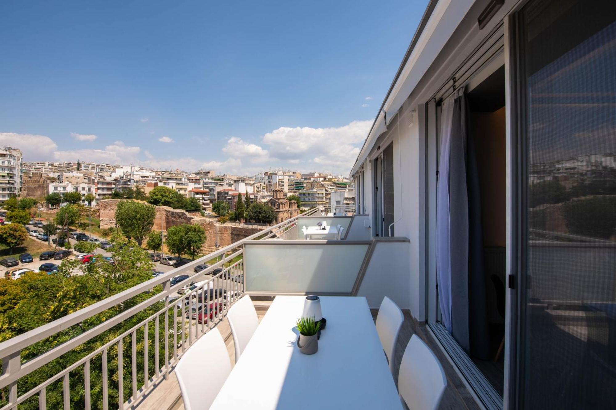 Skia Luxury Living Above The Walls เทสซาโลนิกิ ภายนอก รูปภาพ